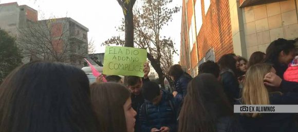 Protesta de alumnos y ex alumnos del San José.