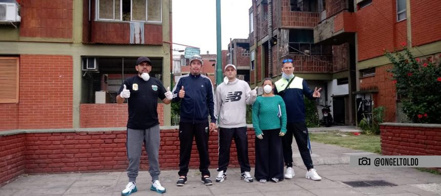 La ONG El Toldo recibe donaciones para ayudar a las familias de Mataderos