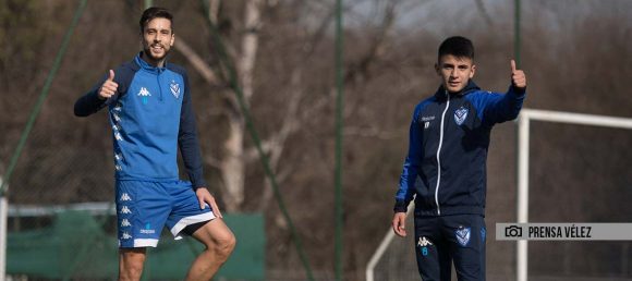 Thiago Almada y Ricardo Álvarez tienen el alta y se sumaron al plantel