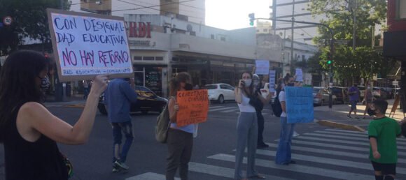 La Red Educativa Comuna 9 se manifestó para reclamar un regreso seguro a clases