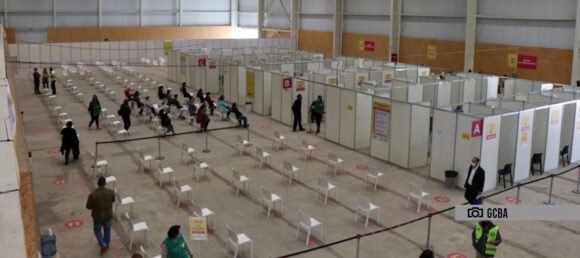 Abrirán la inscripción para la vacunación de personas de riesgo de entre 55 y 59 años