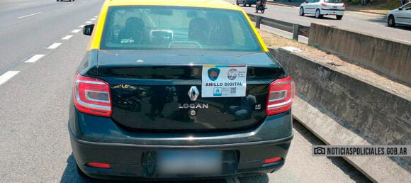 Detuvieron a dos hombres que circulaban en un taxi robado por General Paz