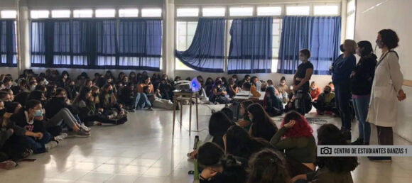 Danzas N°1: Estudiantes piden modificaciones en las prácticas laborales