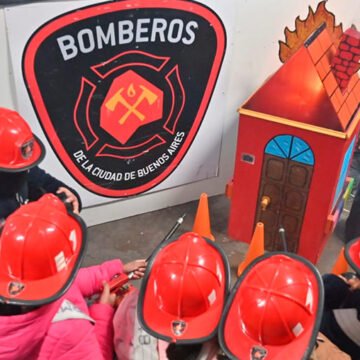 Mataderos: Niños y niñas se convirtieron en “Bomberos por un día”