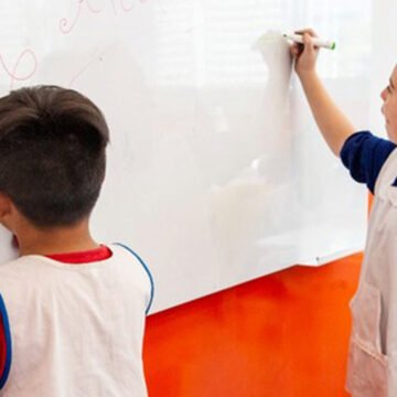 Buscan reconocer a tres escuelas de la Comuna 9