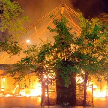 Se incendió el escenario de la Feria de Mataderos