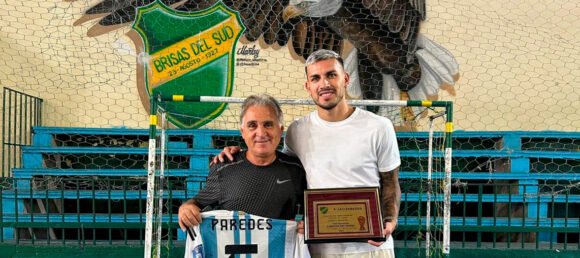 Un Campeón del Mundo visitó un club de Mataderos