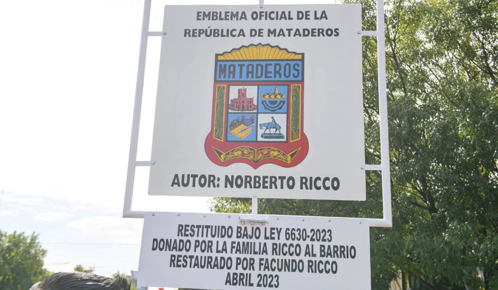 Réplica del escudo de Mataderos
