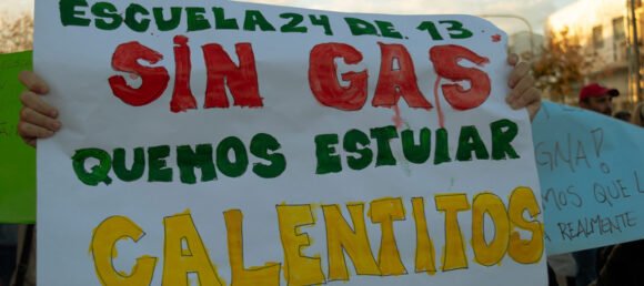 Reclamo por la falta de calefacción en una escuela de Parque Avellaneda