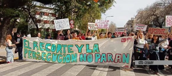 reclamo centro de estudiantes rogelio Yrurtia