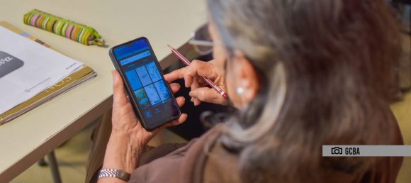 Abrirán un Centro de Formación Digital para personas mayores en la Comuna 9