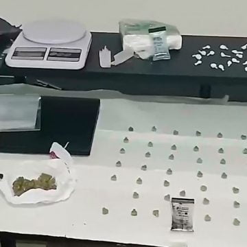 Tras allanamientos en Liniers y Versalles, desbaratan una banda narcotraficante