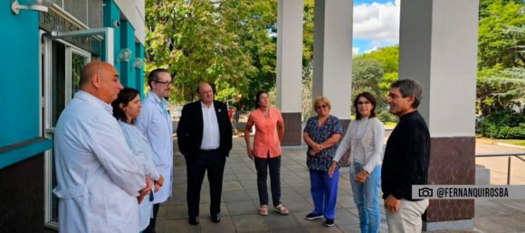 En medio del pico de dengue, Fernán Quirós visitó el Santojanni