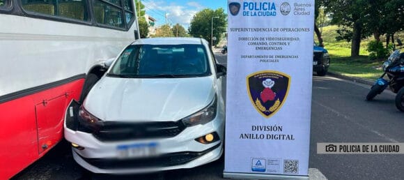Mataderos: Escapaban en un auto robado y chocaron en General Paz