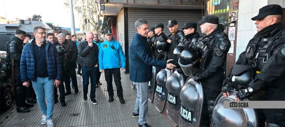Realizaron un megaoperativo para echar a los manteros de Liniers