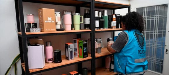 Secuestraron productos apócrifos por montos millonarios en la Comuna 9