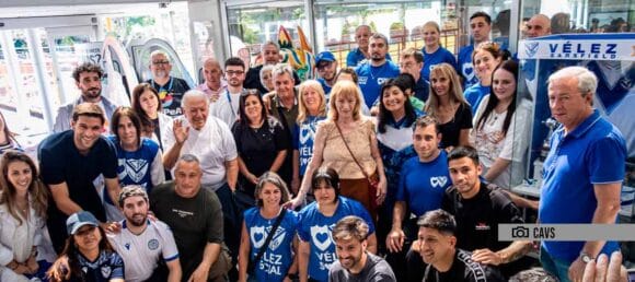 Jugadores y dirigentes de Vélez visitaron el Garrahan