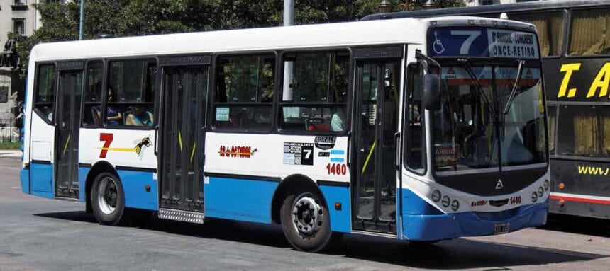 Impulsan dos proyectos legislativos por la reducción del recorrido de la línea 7