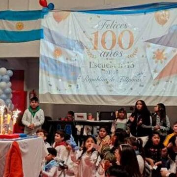 Un  colegio de Mataderos cumplió 100 años