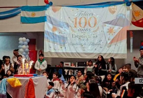 Un  colegio de Mataderos cumplió 100 años