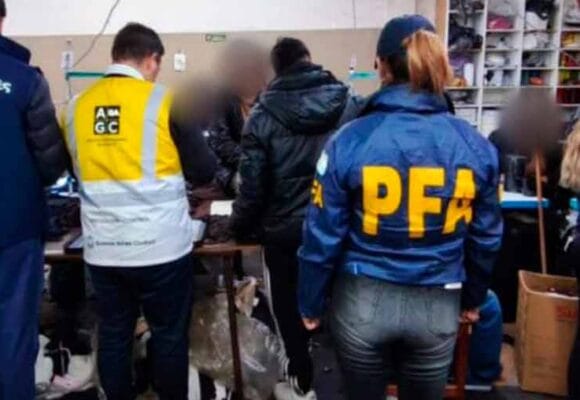 Parque Avellaneda: Rescataron a 16 personas de un taller clandestino
