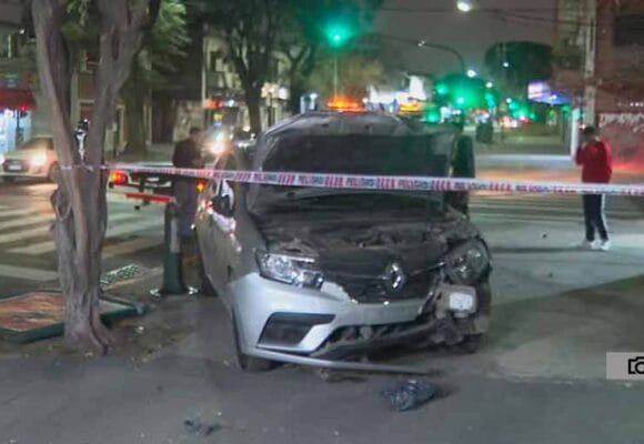 Mataderos: Persiguió a los ladrones que entraron en su casa y chocó